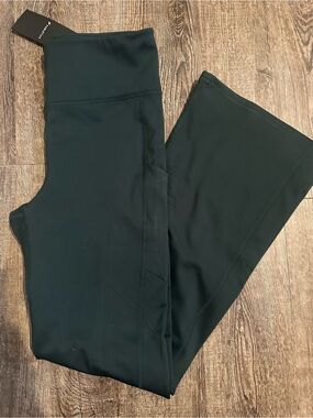NWT Fabletics Dark Green Flared Yoga Pants Large